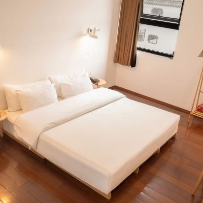 晨曦榻榻米高級大床房（夢百合零壓床墊+手機投屏+眺望古城） 行樂飯店（蘇州觀前街平江路店）優惠