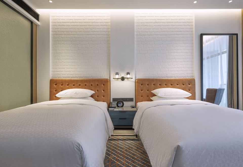 Four Points By Sheraton Qiandao LakeSuperior 2-bed Room