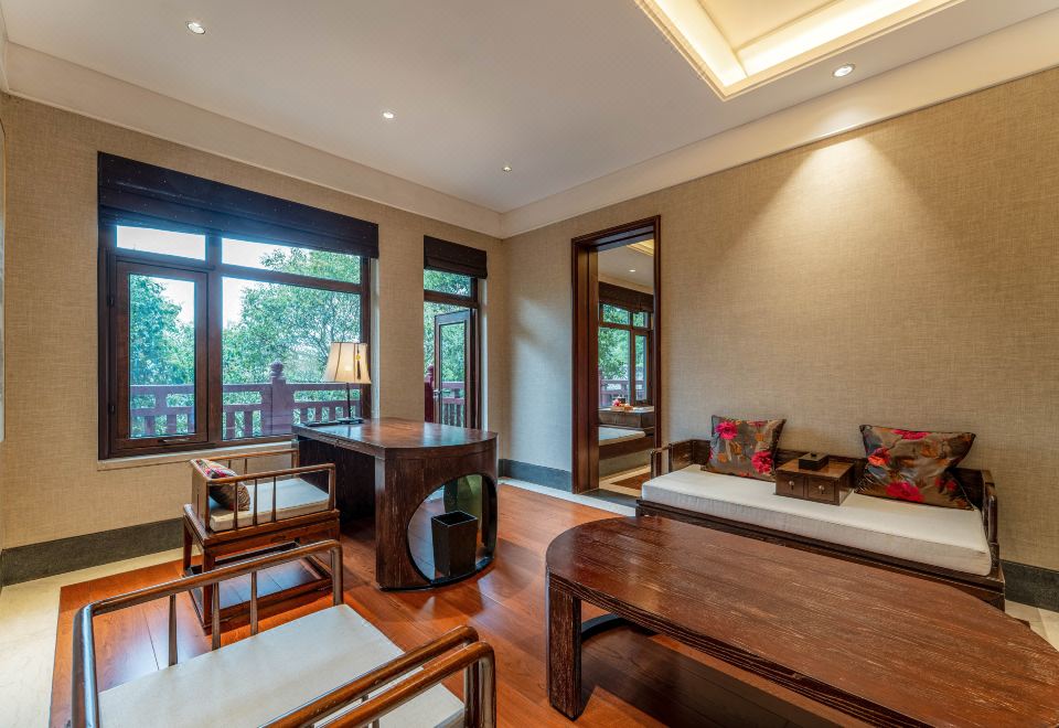 尊享大床套房（室内私汤）