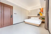 Baoting Jinyue Homestay Hotel