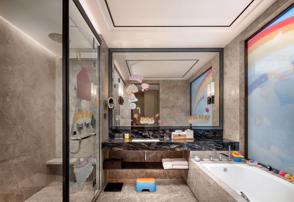 糖果飛屋主題雙床房（俏皮魚嘴丨玩具桌）