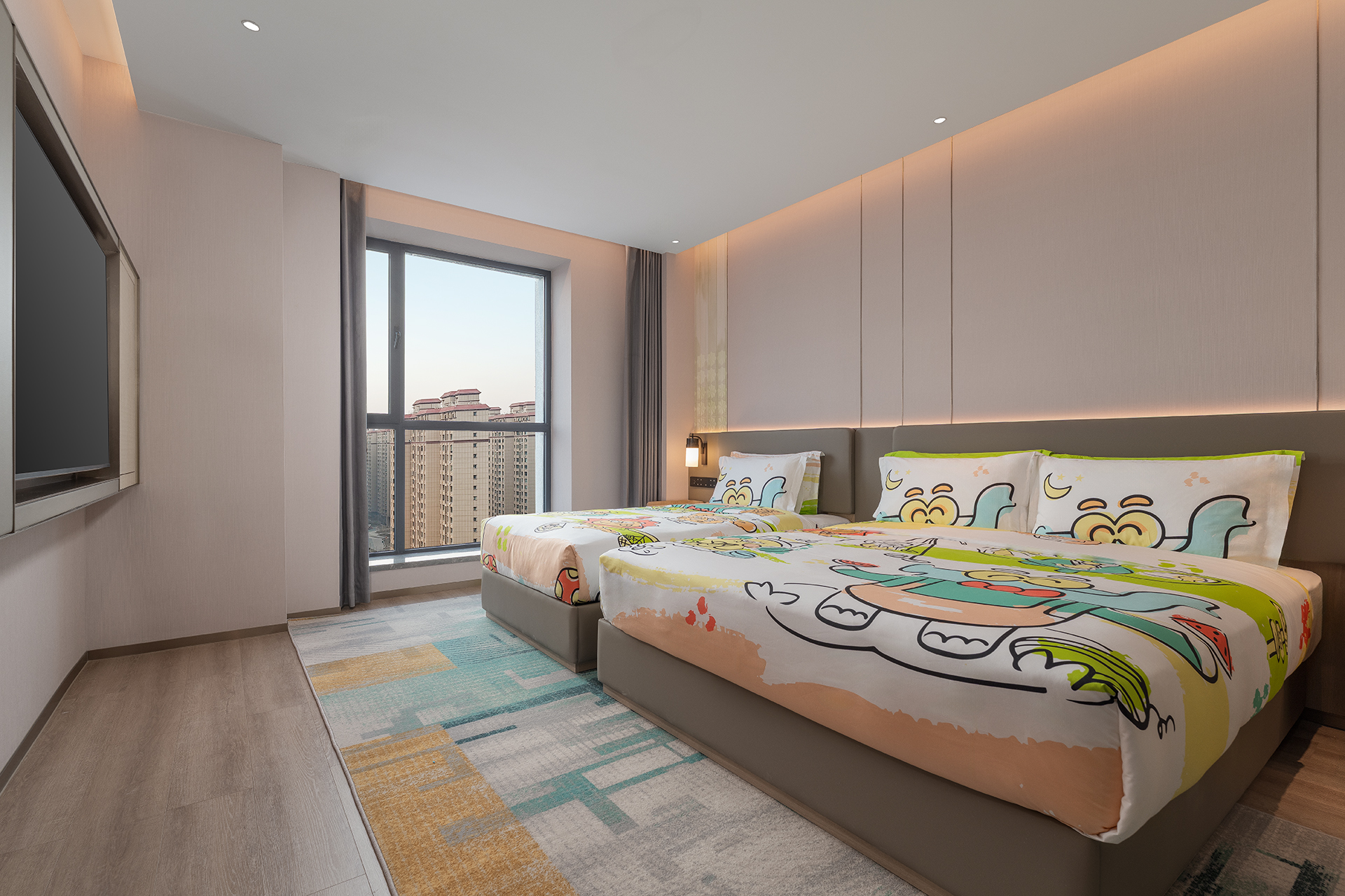 1 Bedroom Suite 1 King 1 Twin High Floor