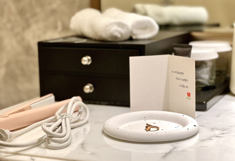 粉霧夢境大床房·金可兒床墊·云朵般睡眠