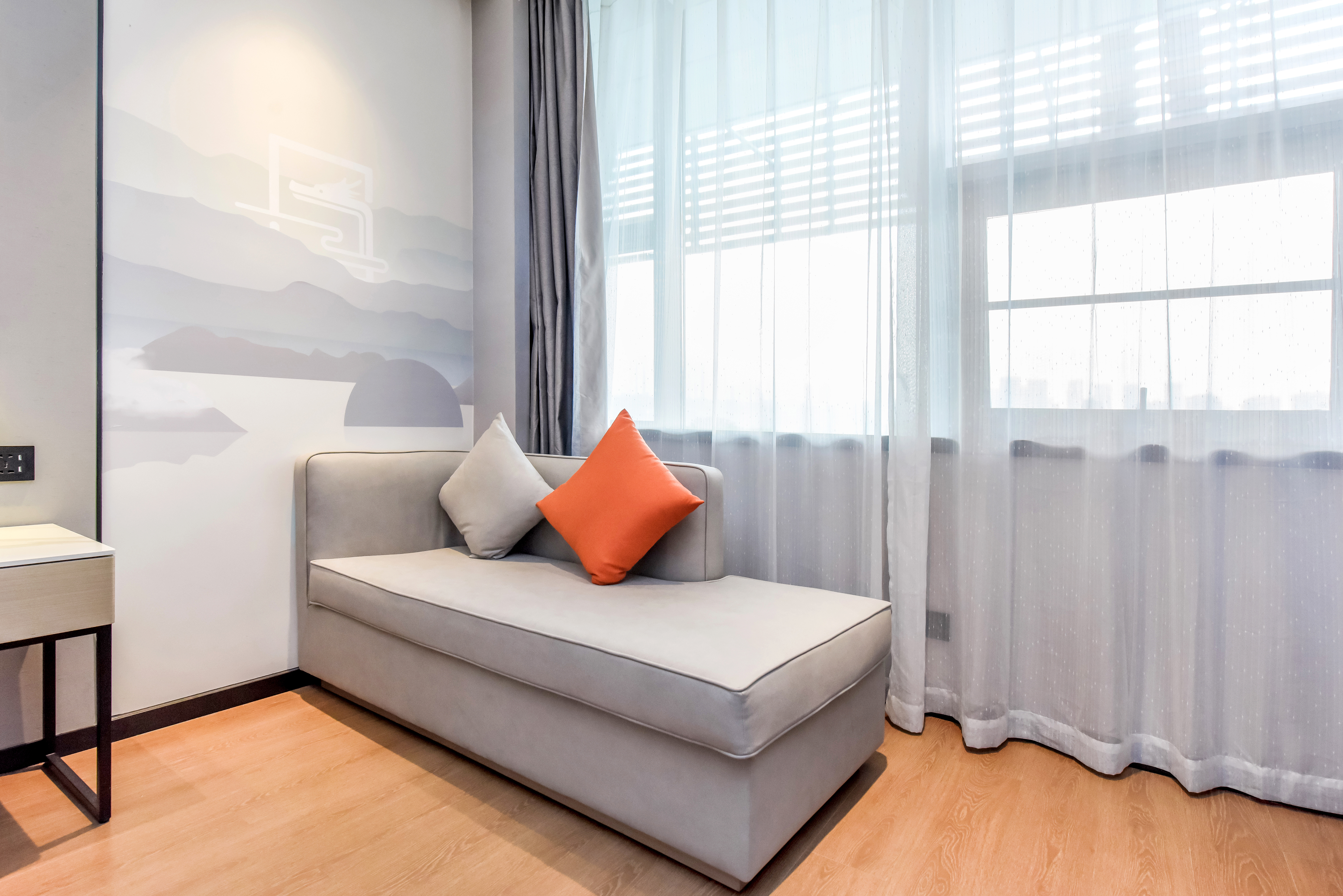 豪华大床房（乐爽小冰箱+喜临门床垫）