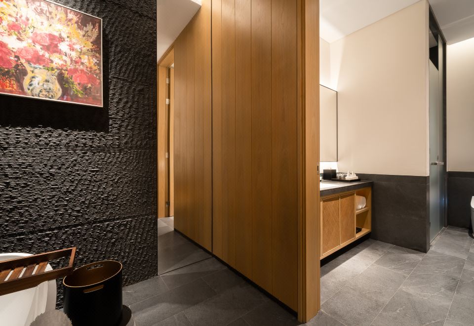 Pokkei Shaoxing HotelPuxiu · Book Collection King Bed Room