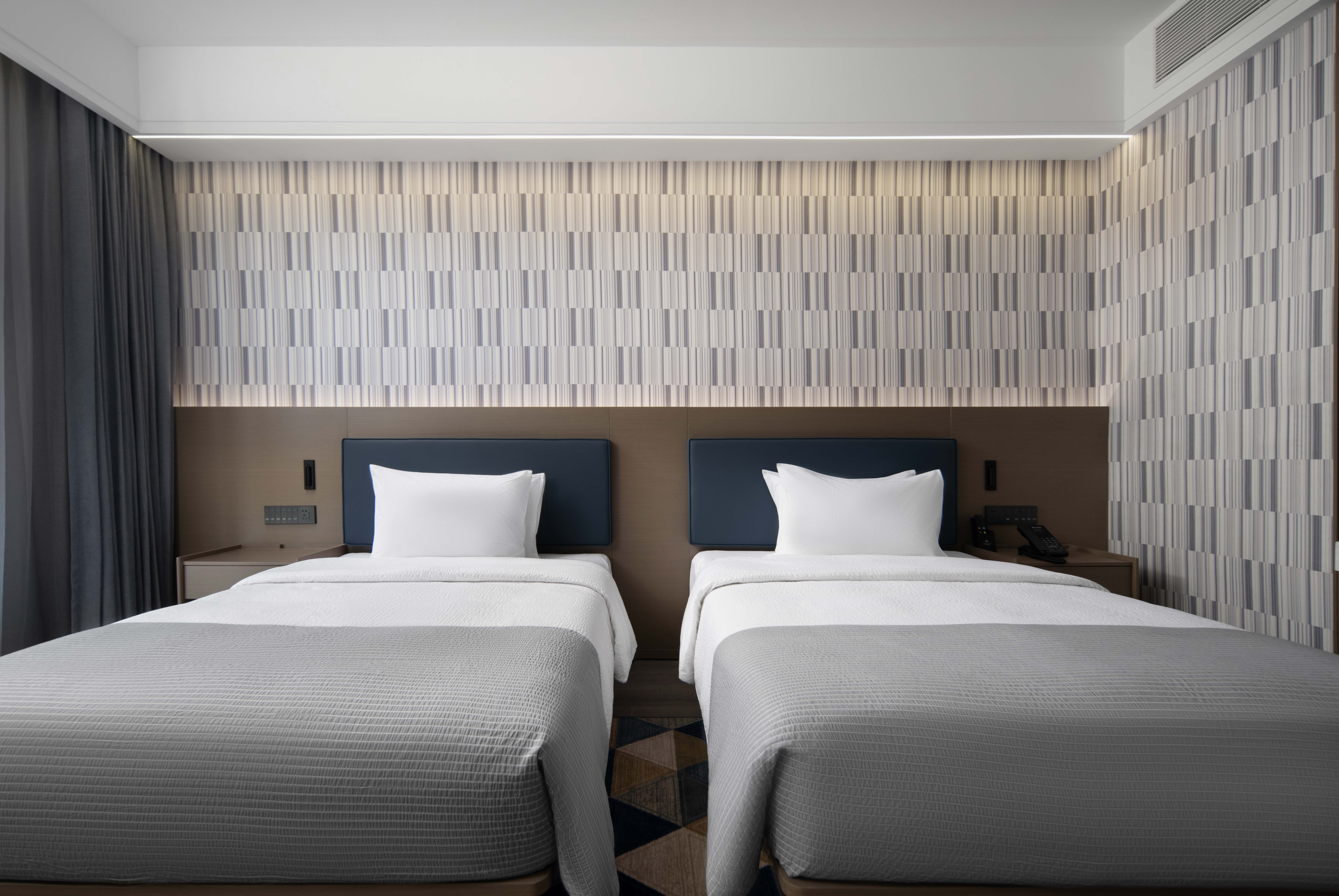 豪华双床房（景观落地窗+加湿器+金可儿床垫+智能投屏）