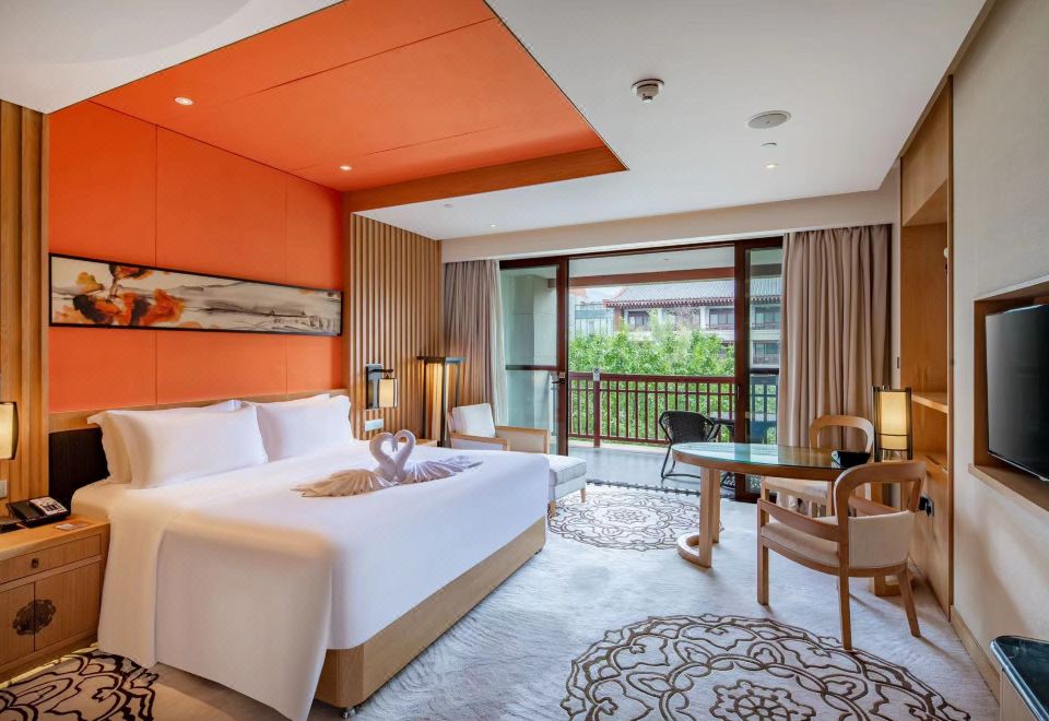 御園大床房（圓形浴缸·落地窗·獨立陽台）