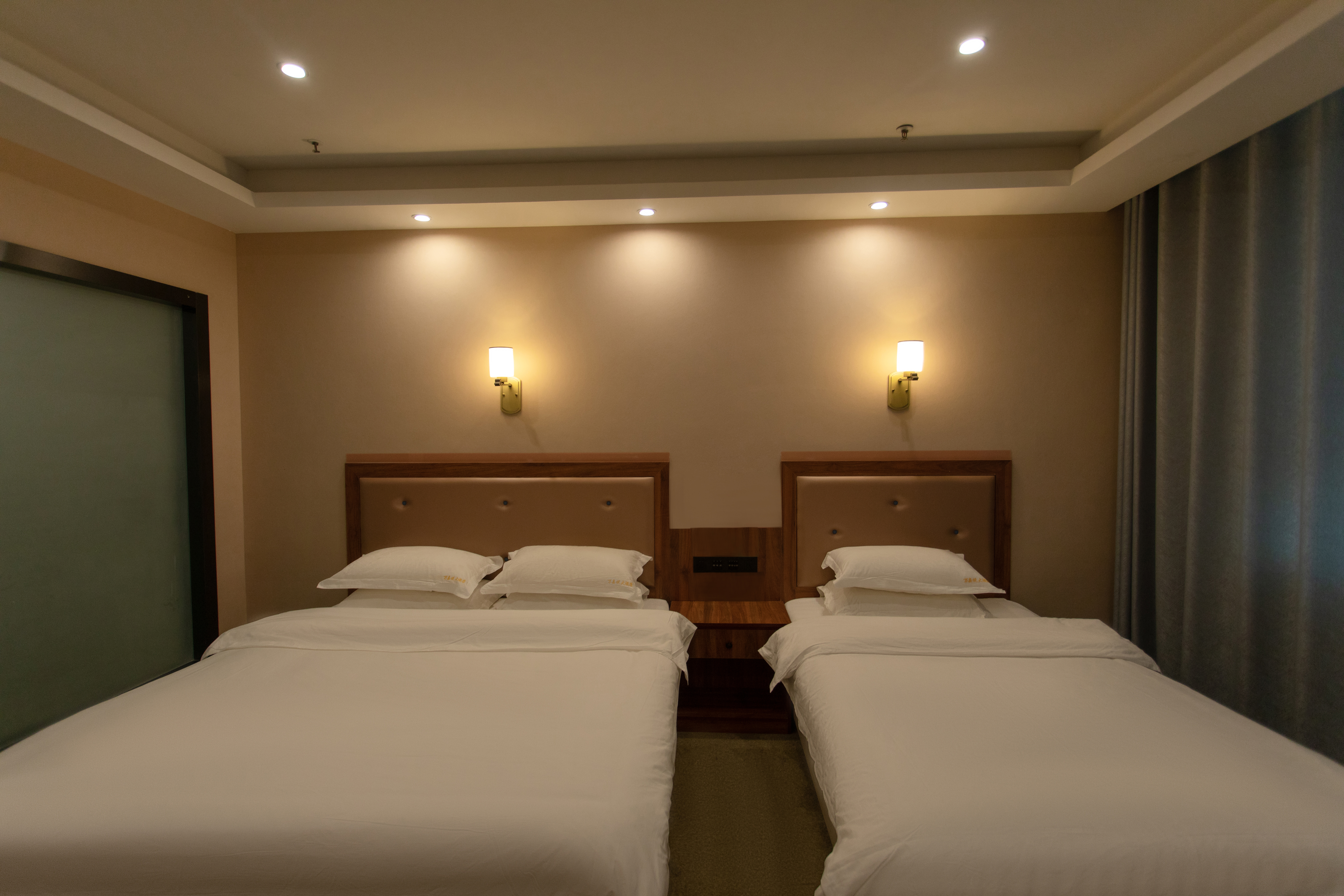 Huocheng Wanjiayue Hotel豪华中式家庭房（舒适床品+超大空间）