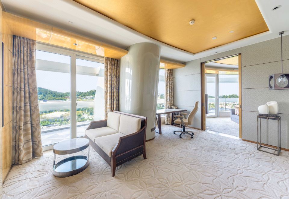 太湖日出·270°高空湖景四人连通双卧家庭套房