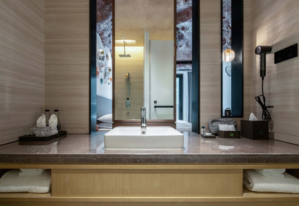 主题溶洞家庭房