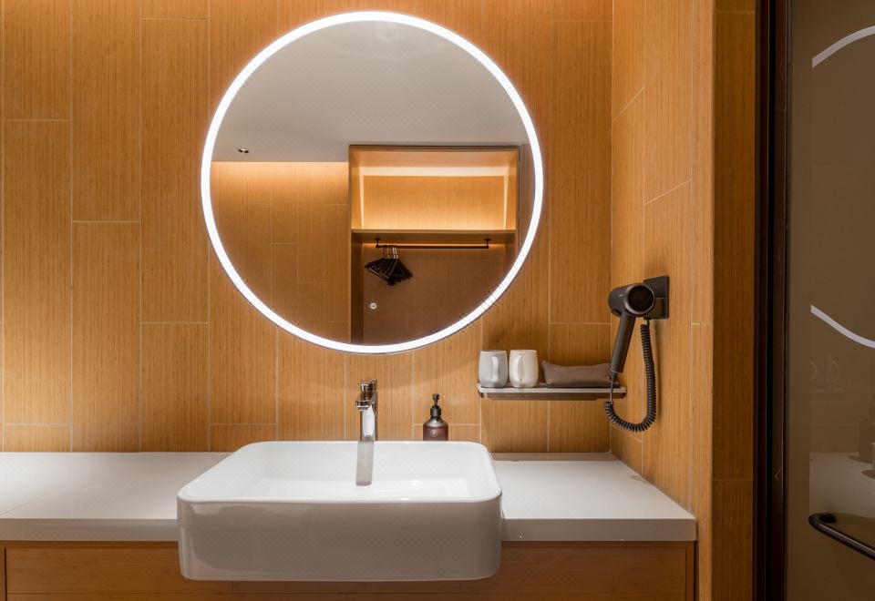 高级双床房（65寸可投屏电视+禅茶香氛加湿器+小冰箱）