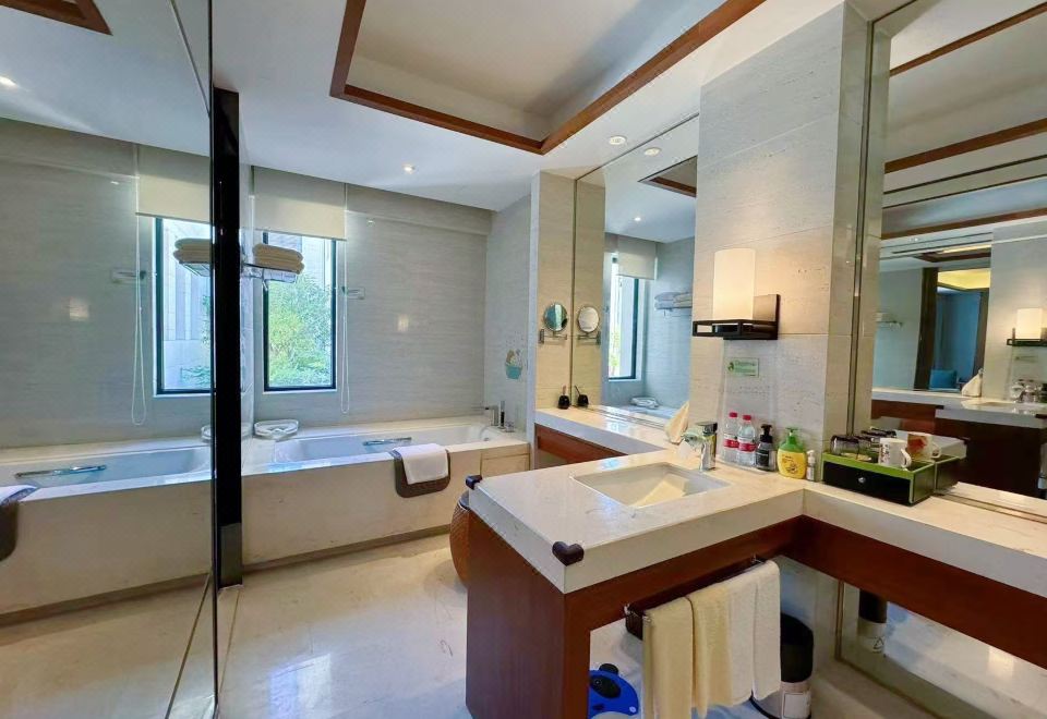 Narada Qiandao Lake ResortGarden View King Size Bed, Family Room, High-low Bed