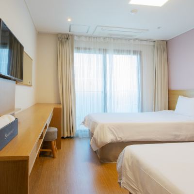 Family Twin Room Sims Hotel Promo Code
