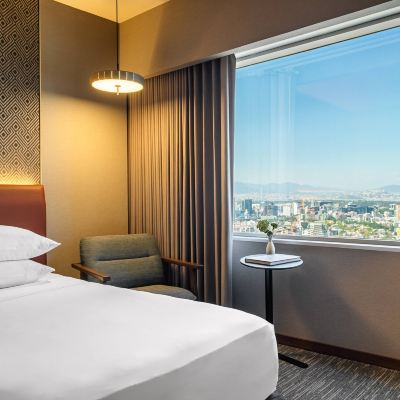 2 Twin Beds Club Access