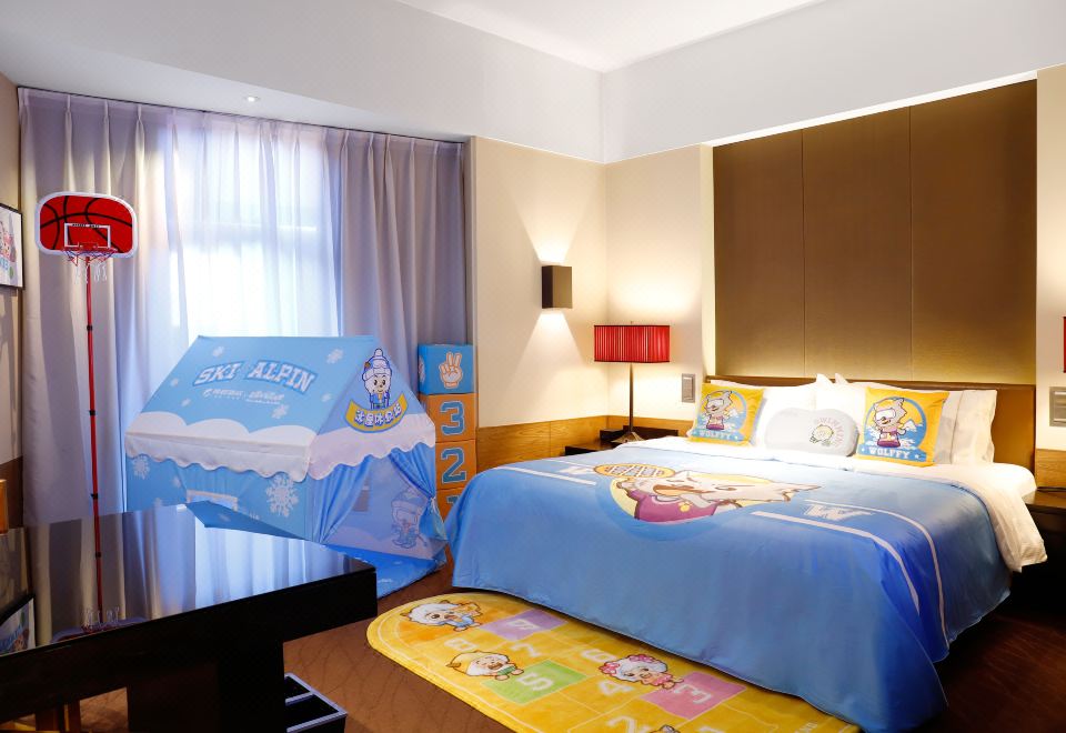 The Westin Xi'anThemed Queen Room