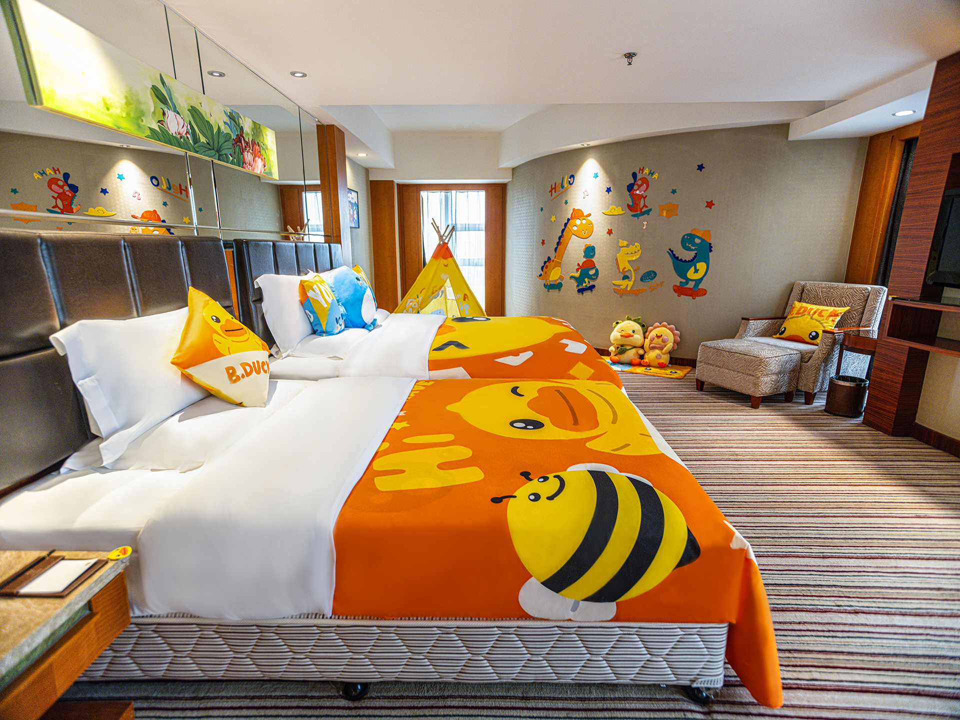 小黃鴨親子家庭間