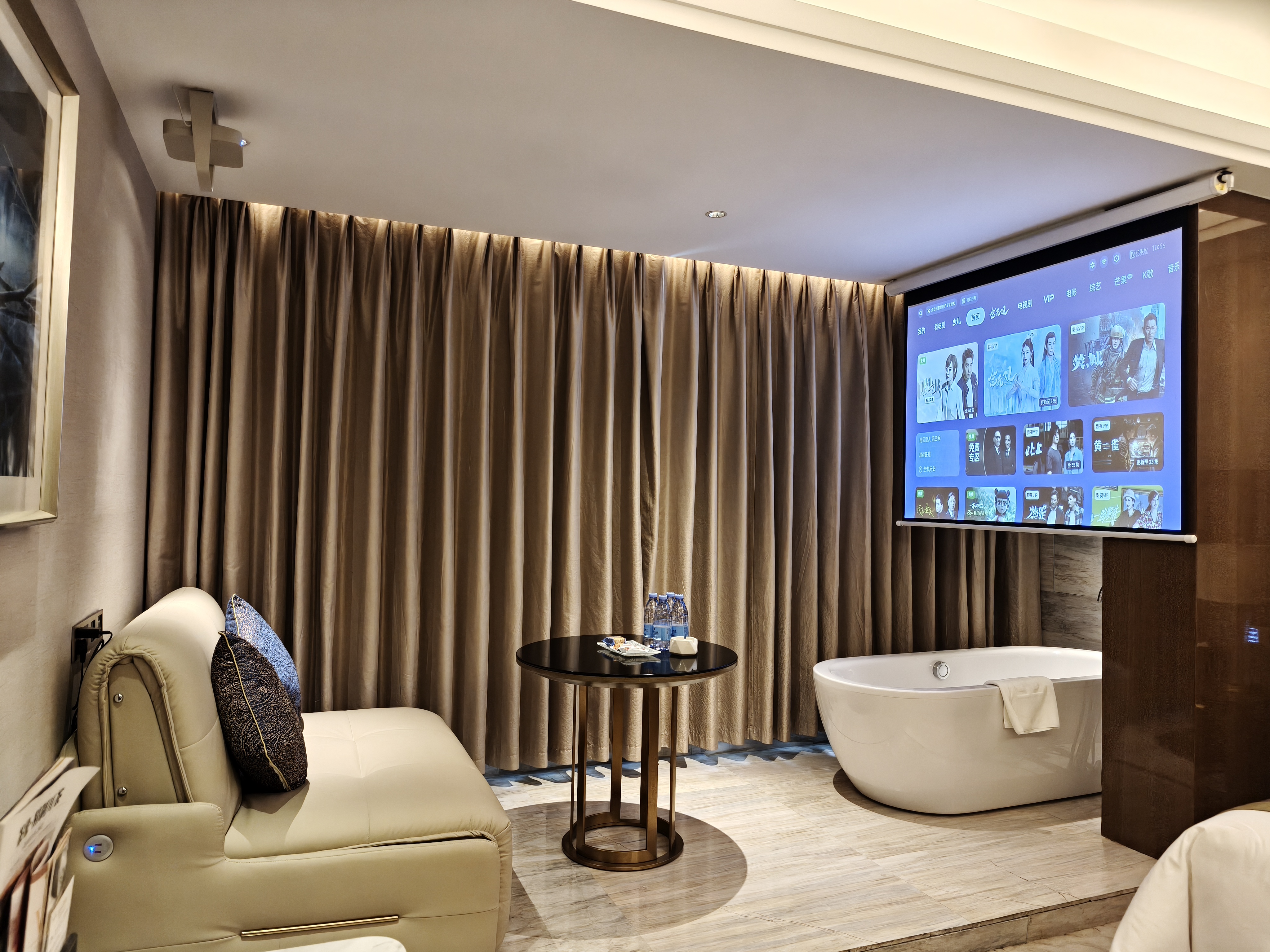 暮江影音多功能房