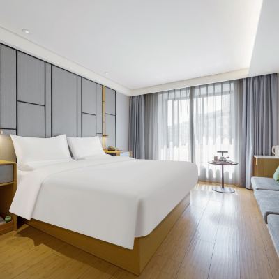 商務大床房（小冰箱+零壓枕頭+零壓床墊） 全季飯店（上海金橋國際商業廣場店）優惠