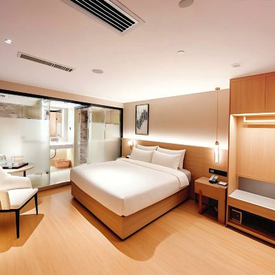 高級大床房（無窗） 麗楓酒店（珠海拱北口岸廣場輕軌總站店）優惠