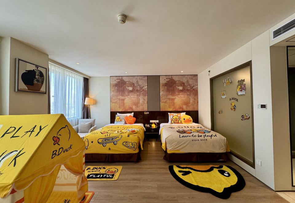 Holiday Inn Nanjing Aqua CityB.Duck Themed Family Twin Room