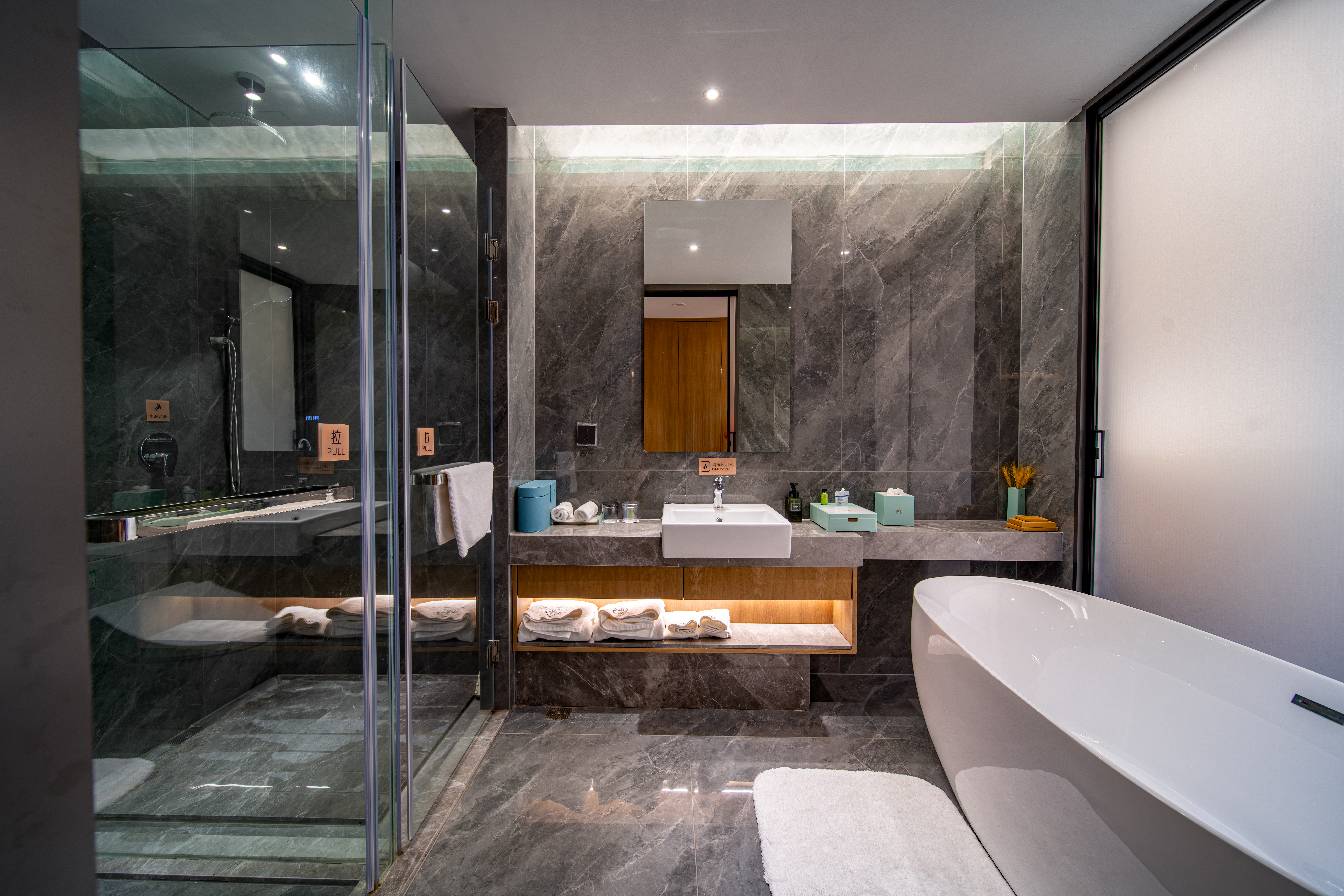 寻觅丨观景大床房「智能客房·高品质用品·桌球麻将」