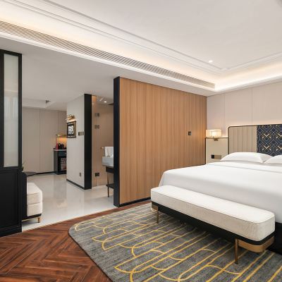 行政尊享套房（功夫茶具-乳膠枕頭-智能客控） 錦江都城飯店（廣州白雲新城萬達廣場店）優惠