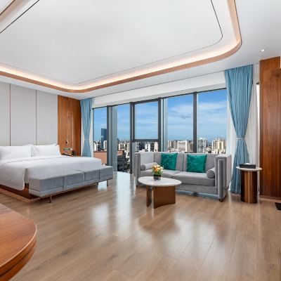 荷韻大床房（全景落地窗+雙人浴缸+徠芬吹風機） 荷泰酒店（海口紅城湖店）優惠