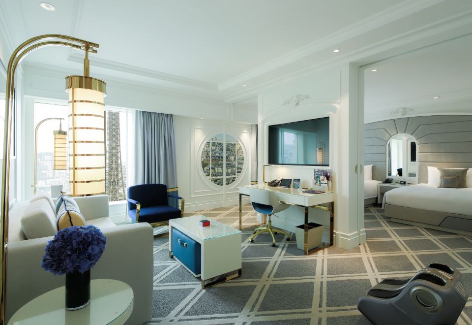 The Parisian MacaoChampagne Twin Suite