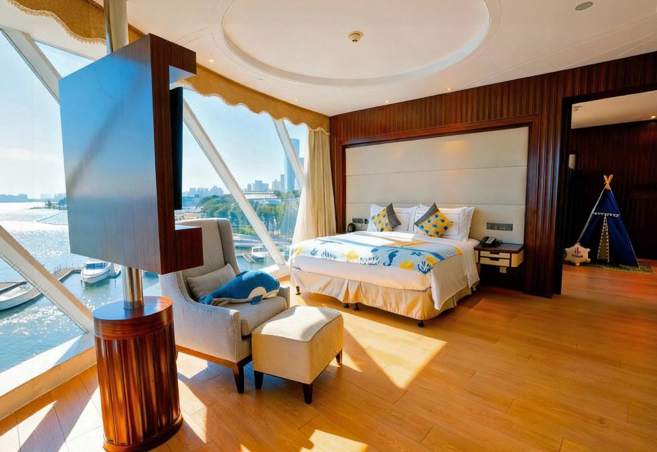 船長湖景家庭套房