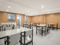 Qicai Danxia Yuexiang Xingcheng Smart Hotel