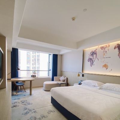 商務大床房（功夫茶具｜寬敞明亮｜大飄窗｜視野開闊） 宜尚飯店（佛山三水萬達廣場店）優惠