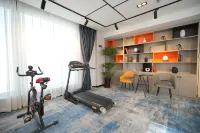 Jianghong Hotel (Korla Railway Station 218 National Road)