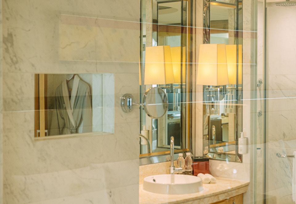 豪華花園景觀大床房