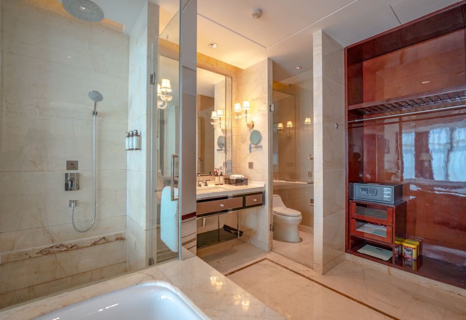 Dongwu New Century Grand Hotel HuzhouExecutive Queen Room