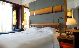 Zhuhai Charming Holiday Hotel (Gongbei Port High Speed Rail Station Store) - Housity