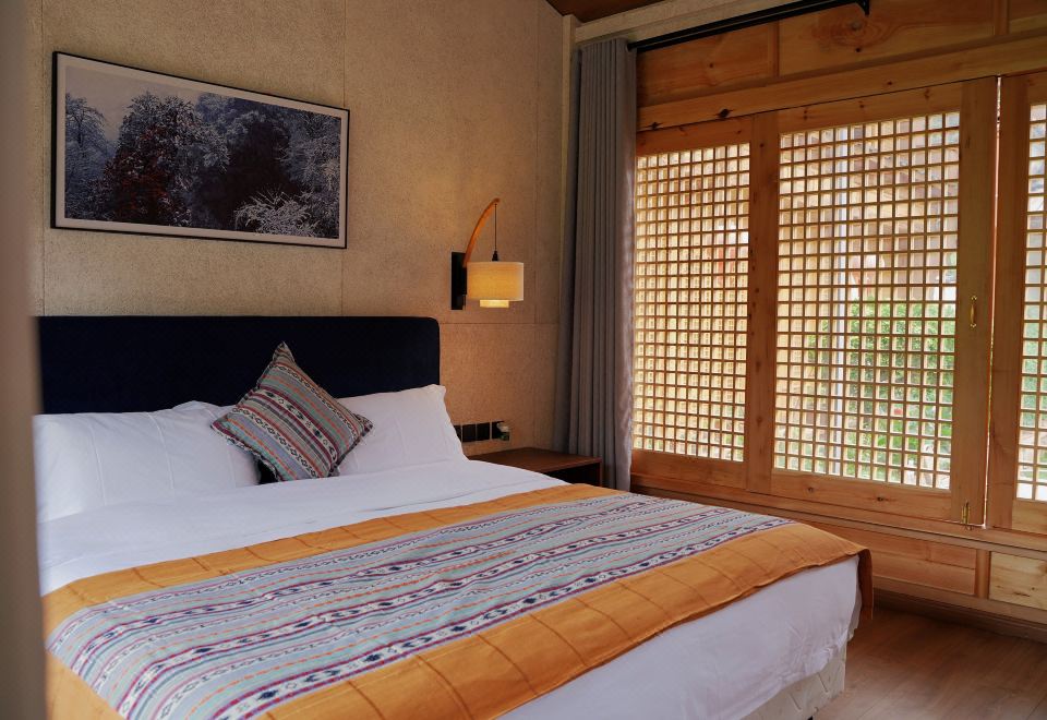 Lanping Shujiawu Township Luoguxuan Hiking HomestayPumi Ethnic Scenic Rustic Luxury Double Bed Suite