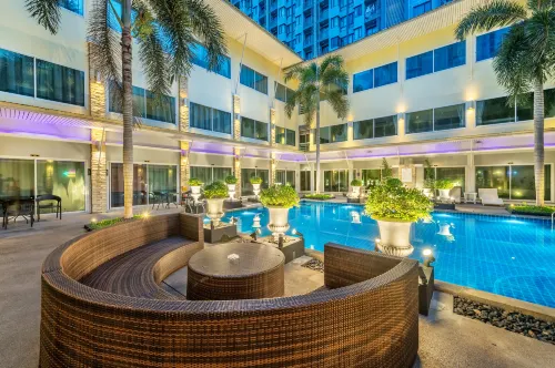 Qiu Hotel Bangkok - BTS On Nut Station
