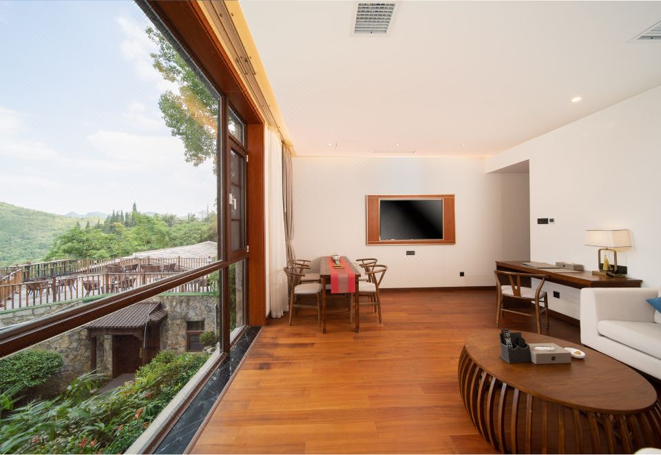 瀑布景观豪华套房