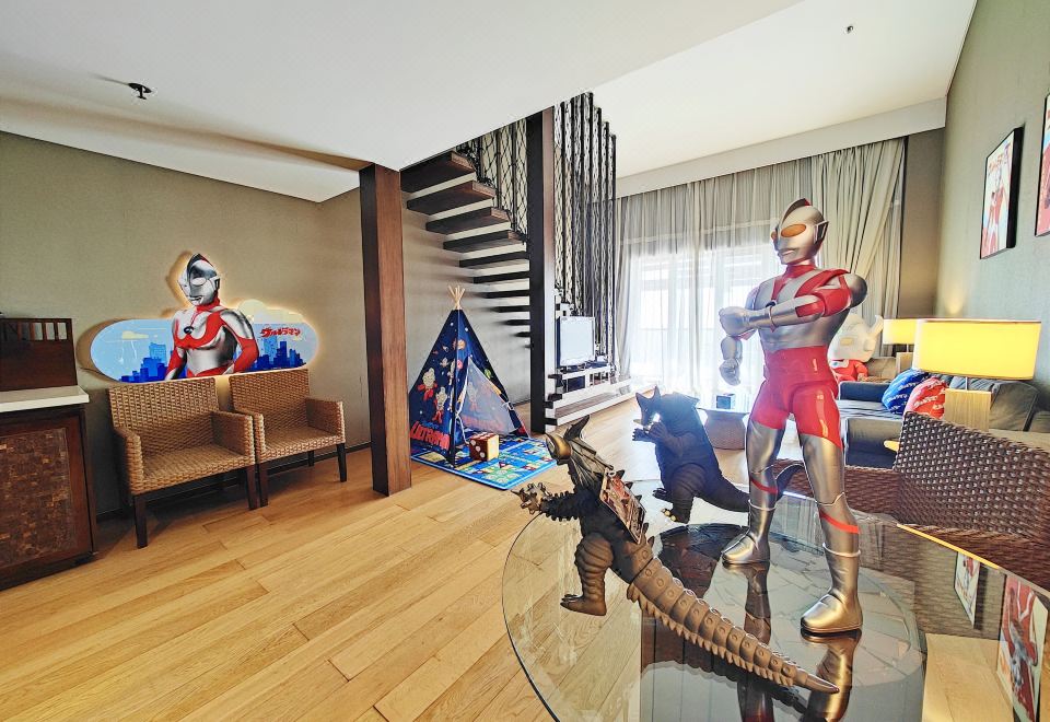 奥特曼主题LOFT套房（观景阳台+浴缸+帐篷）