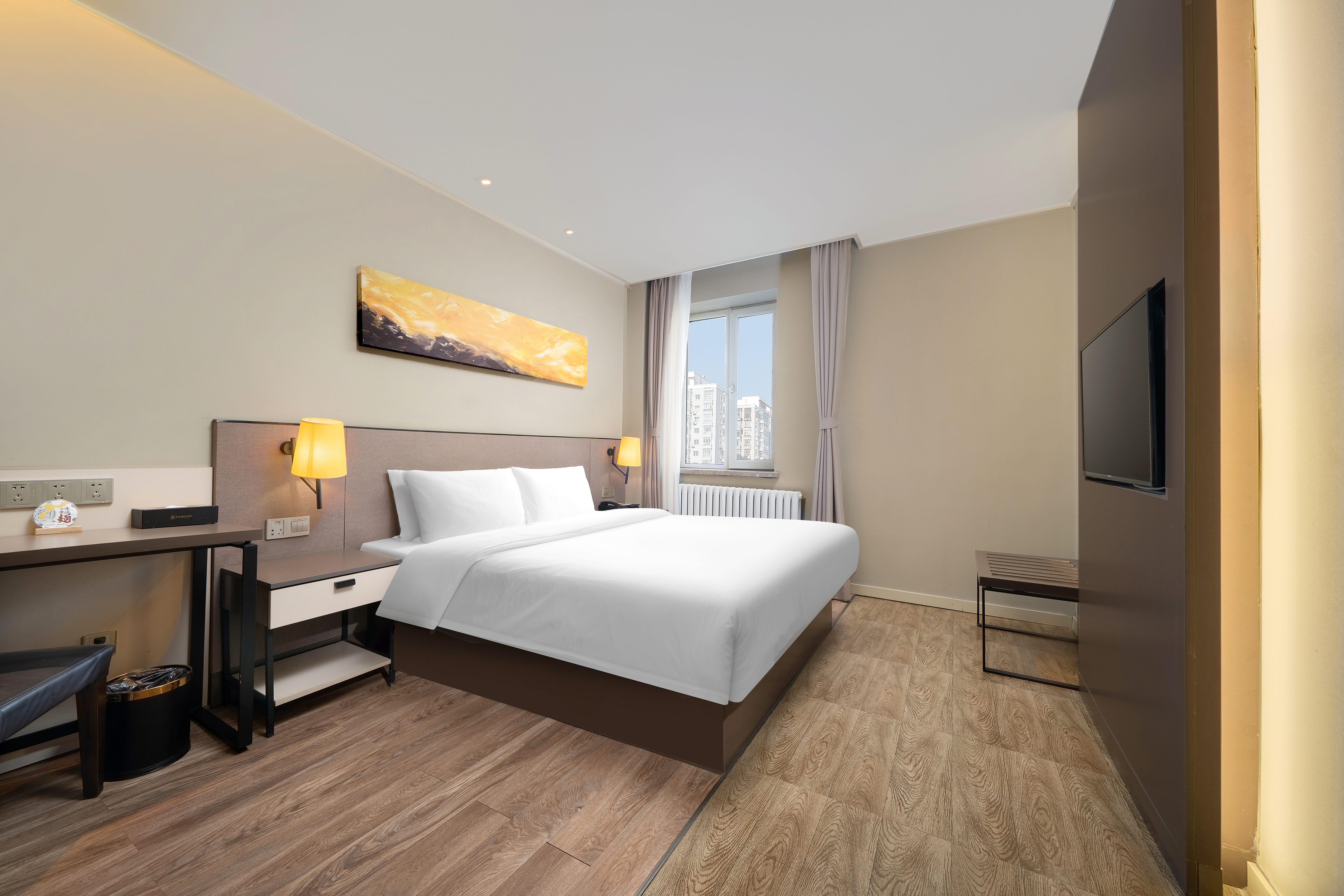 Homeinn Plus Hotel (Harbin Sandadongli Haguo)商务大床房（办公桌椅+独立衞浴）