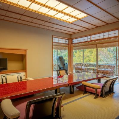 【和室3間・130平米】主室15帖＋14帖＋10帖《離/山翠》 蘆之牧溫泉丸峰日式飯店本館優惠