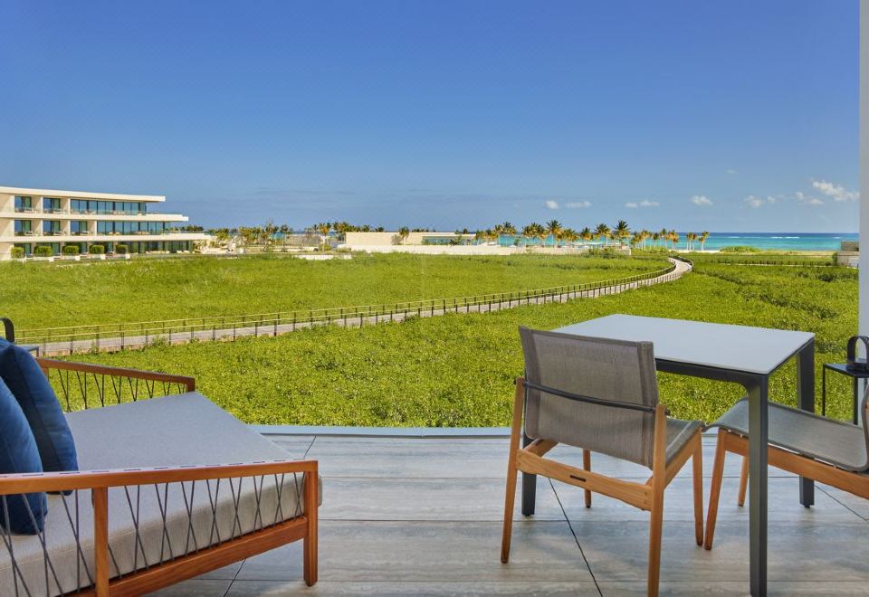 海景豪華特大床房帶露台