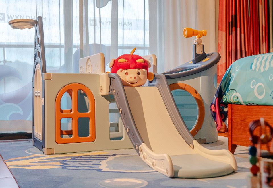 酷芽豬豬俠海洋親子泡池雙床房