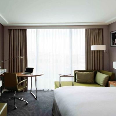 豪華特大床房（高層） 巴黎鉑爾曼中心 - 貝西優惠