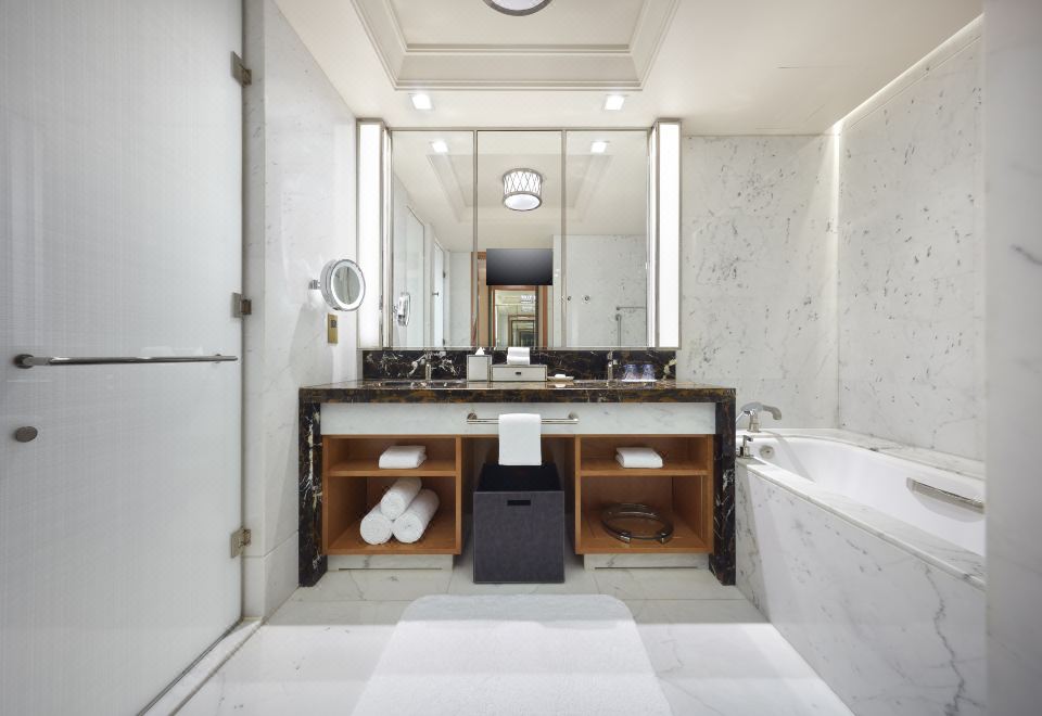 The St. Regis MacaoDeluxe Twin Room