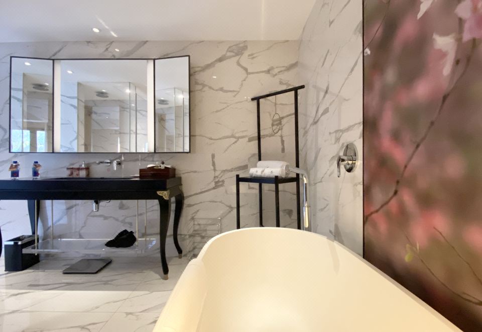 商滙·红棉城景套房（深泡浴缸+高奢洗护品）