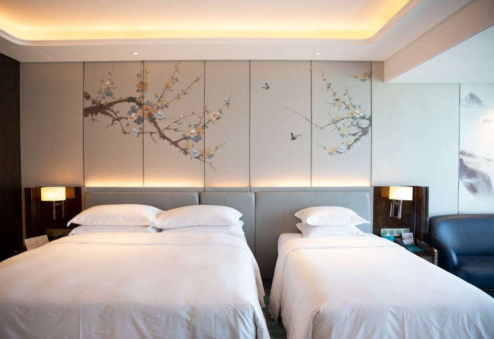 Na Lotus Hotel NanningYunduan Skyview Family Room (Mixed-Sized Twin Beds)