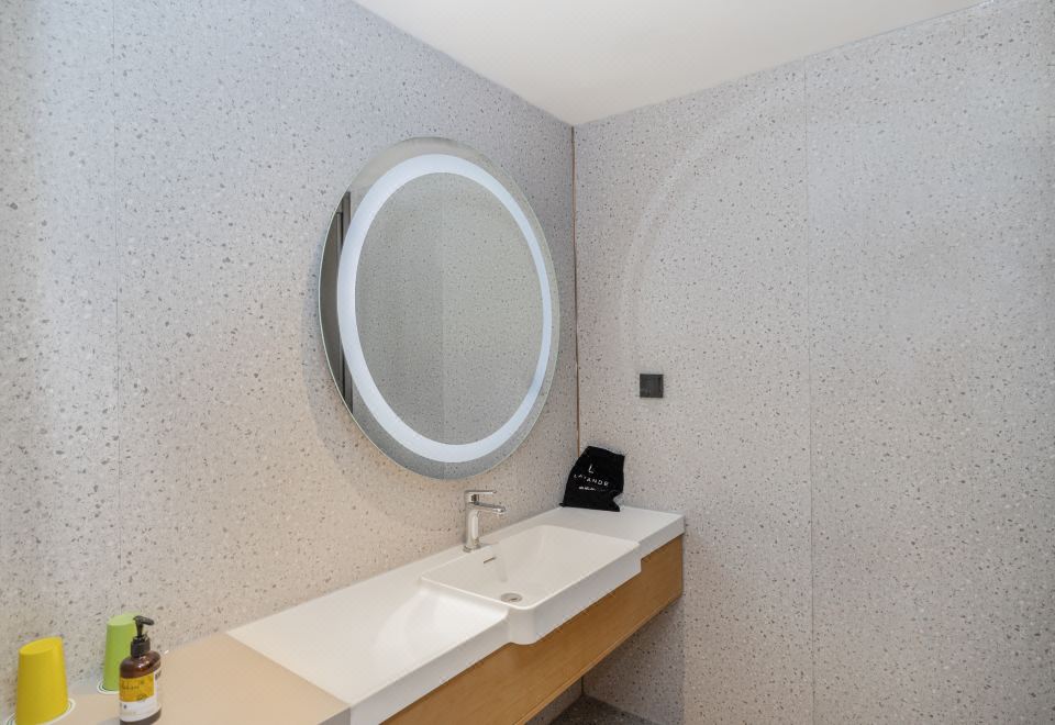 滨湖别墅三室一厅+家庭影音