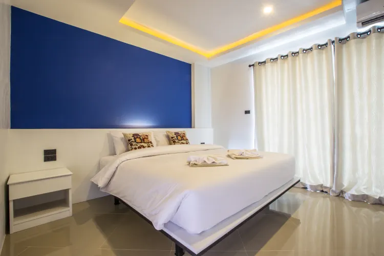 ห้องดีลักซ์ เตียงใหญ่ 1 เตียง