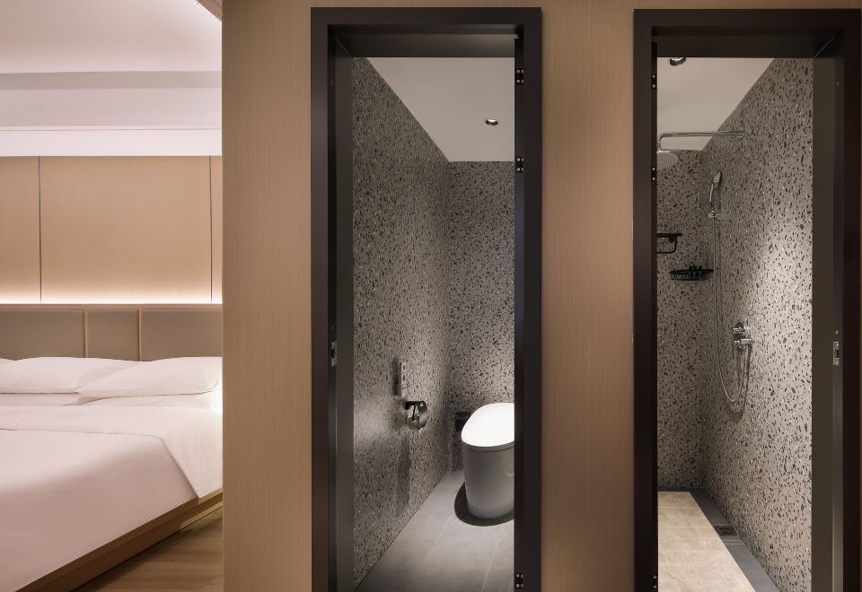 悠享雅居大床房（全屋语音智控+65寸高清投屏电视）